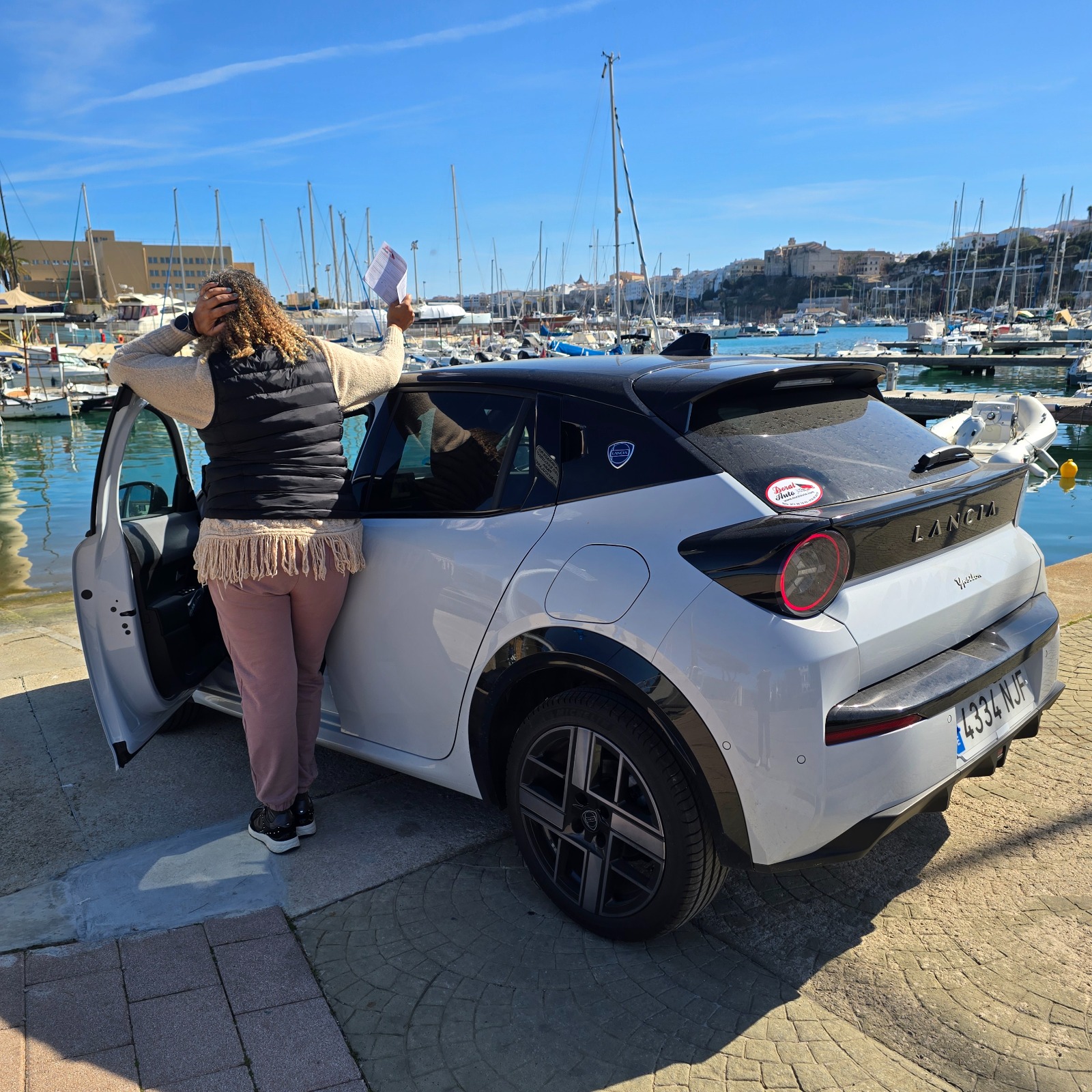 Doral Auto coche blanco 1