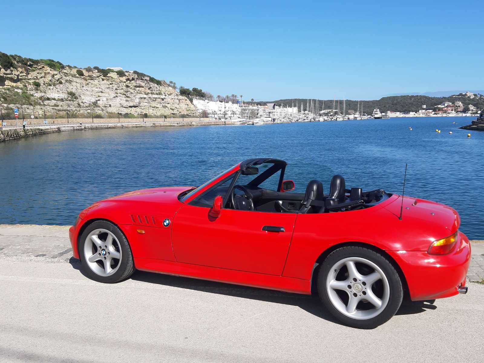 Doral Auto coche rojo