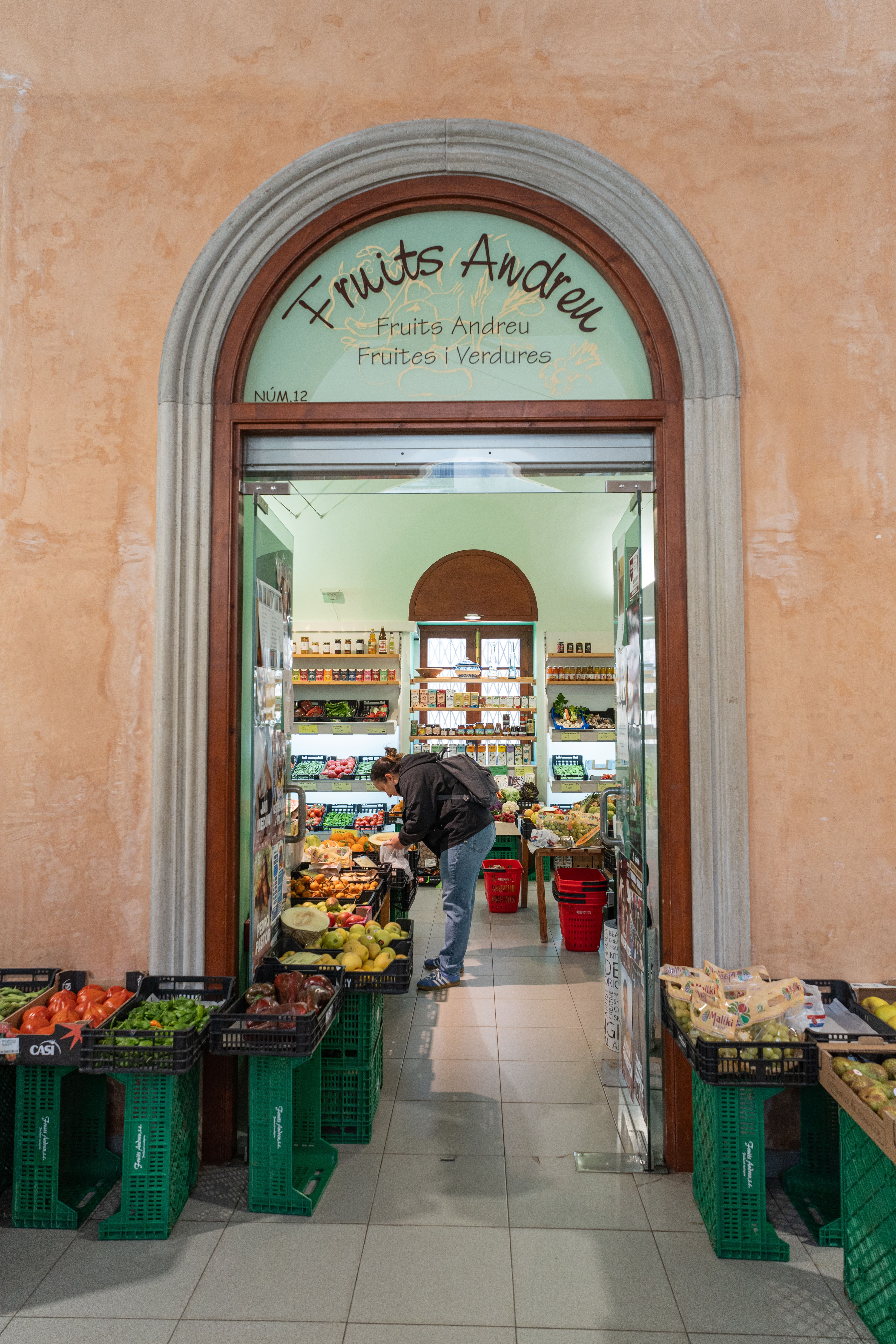 es-mercat-des-claustre-awaita-guia-turistica-menorca-14