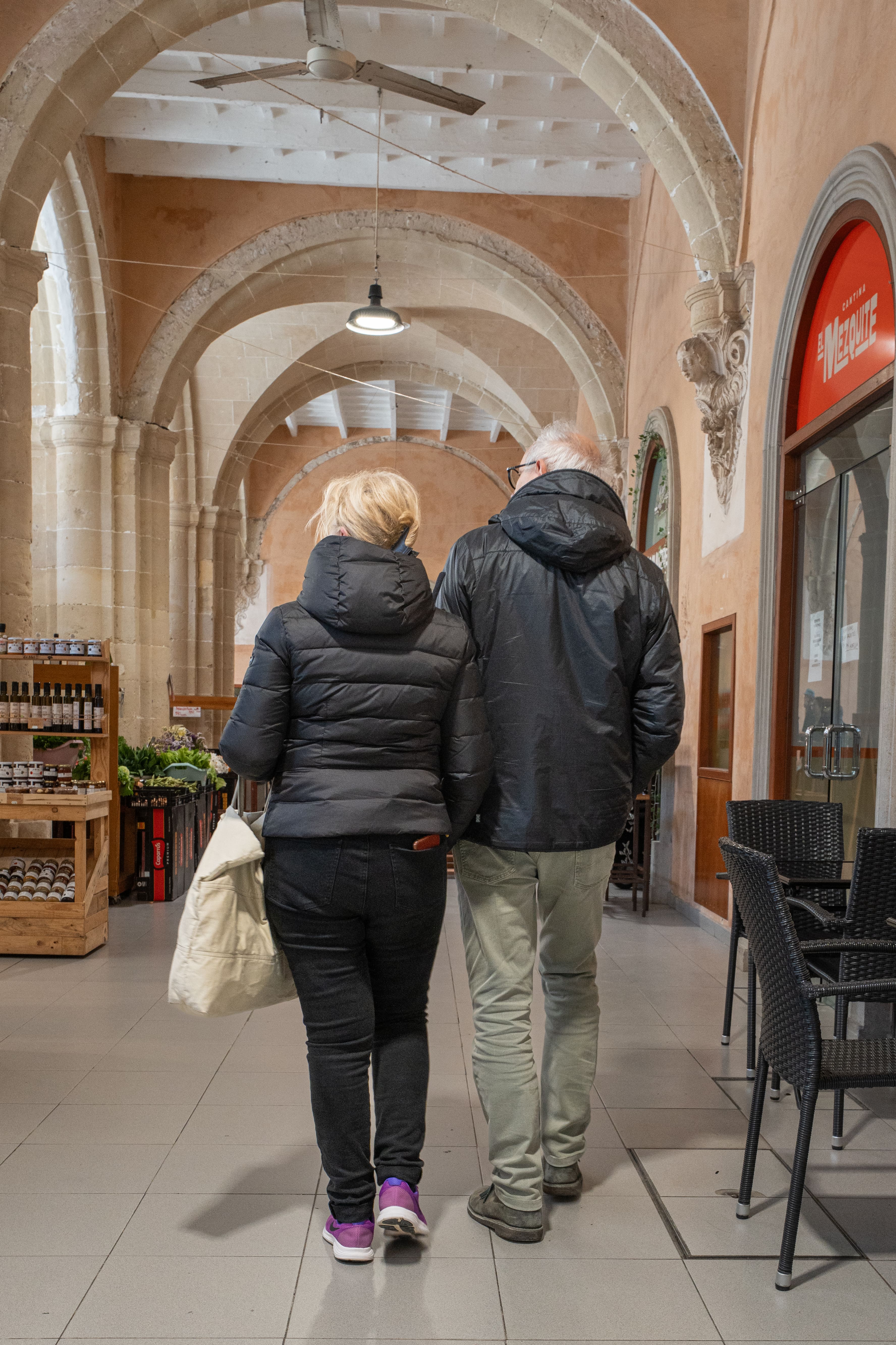 es-mercat-des-claustre-awaita-guia-turistica-menorca-19