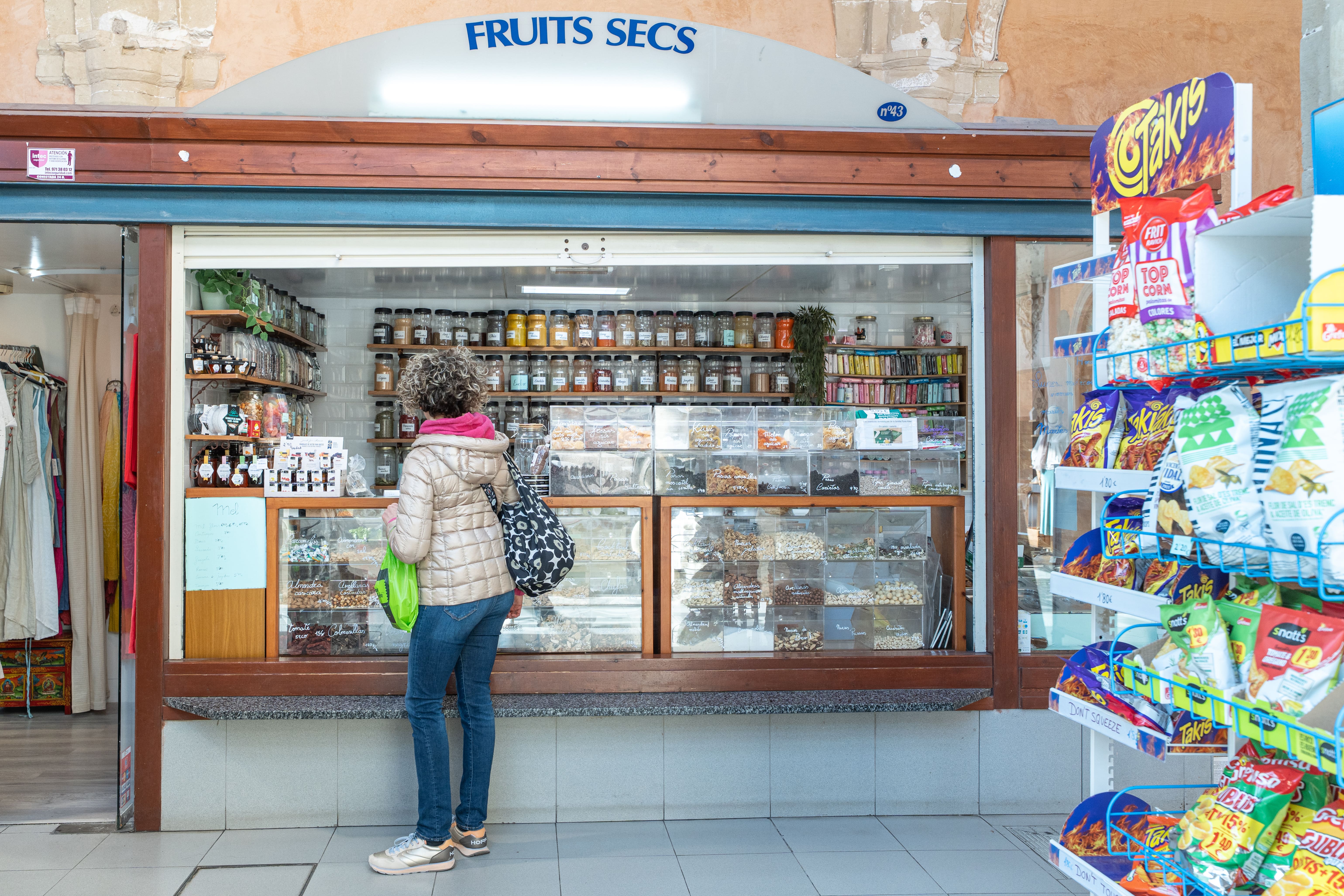 es-mercat-des-claustre-awaita-guia-turistica-menorca-22